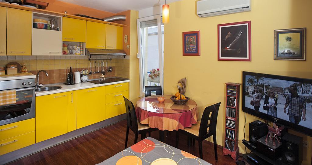 Apartment Sunny Yellow - With Balcony And Parking Place, Сплит Стая снимка