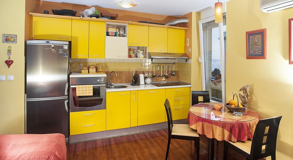 Apartment Sunny Yellow - With Balcony And Parking Place, Сплит Стая снимка